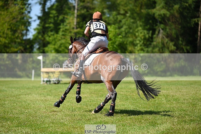 230527-163136-12050 - 371-JERPOINT_ECLIPSE-Max_Gordon-XC