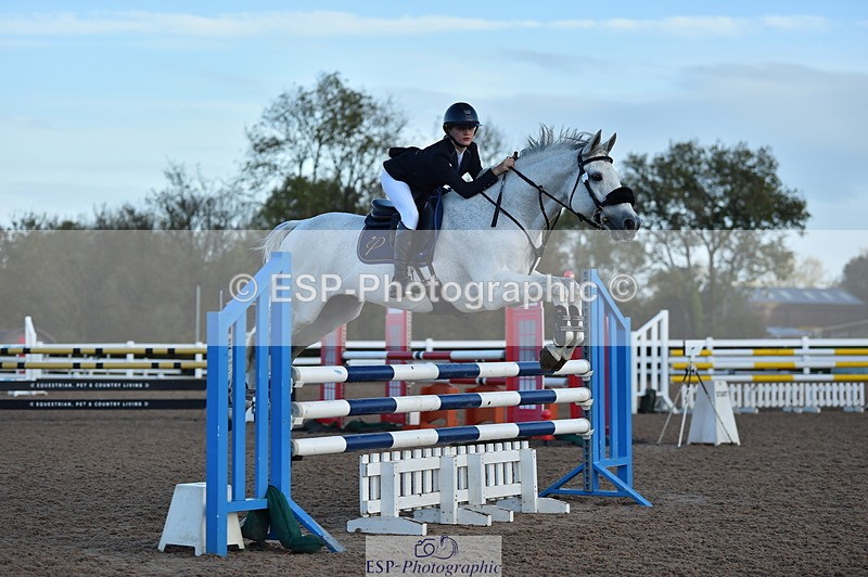 231028A-092006-00094 - Cls 9+10 Children on Horses