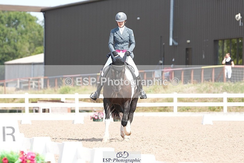 250817-122407-09036 - 163-Hannah.TownleyThe.Domino.Effect