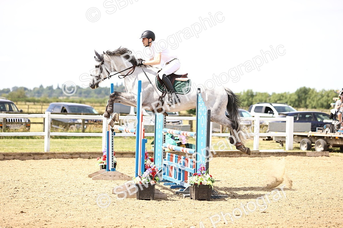 SBM_000604 - Class 15 - Redpost Equestian Senior Foxhunter - 1.20m