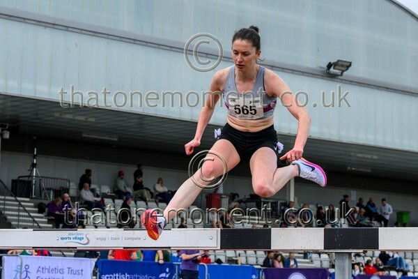 Nat26SUN-913816 - Track Female