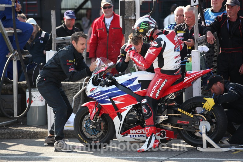 IMG_0897 - Senior TT - Start Line