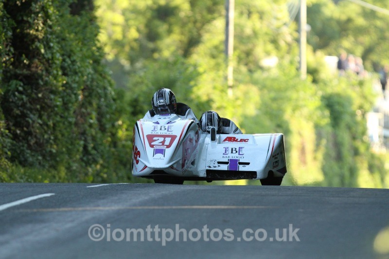 Darren Hope / Paul Bumfrey Kawasaki / ABLEC/BARLOGO - Friday Practice - Sidecars