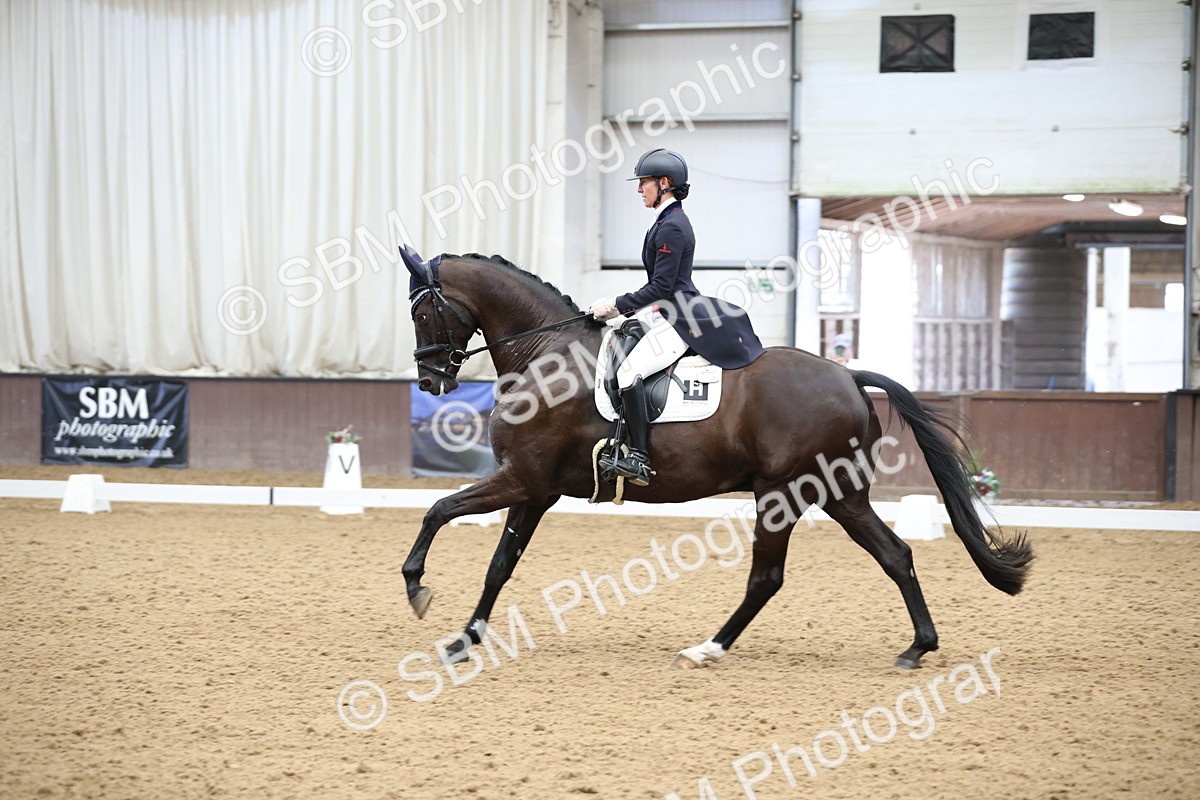 SBM_004494 - Class 9 - FEI Inter 1 Gold - 15.55-16.43