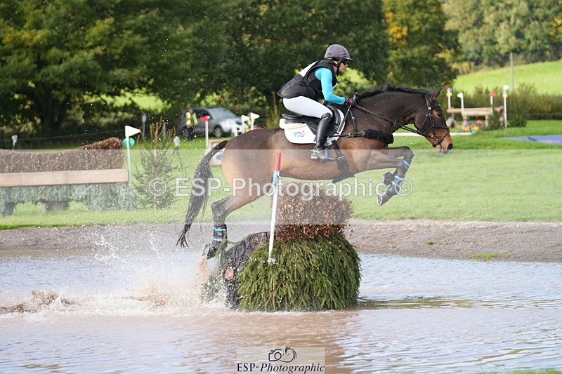 251024A-120925-08655 - B-112-Christina.Wiederkehr