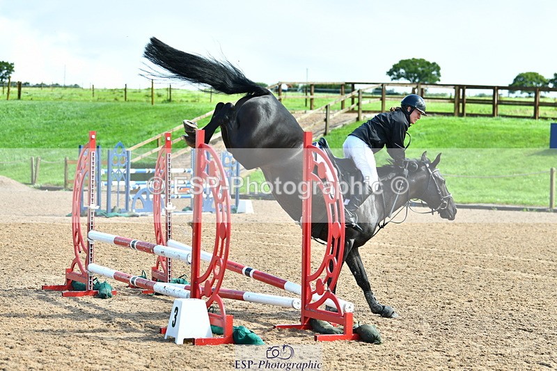 230805A-112649-00296 - Cls 2 Snr Newcomers & 1.10m Open