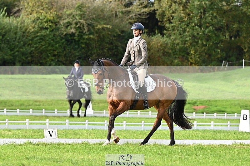 251024A-101611-08016 - F-453-Lucy.Lloyd