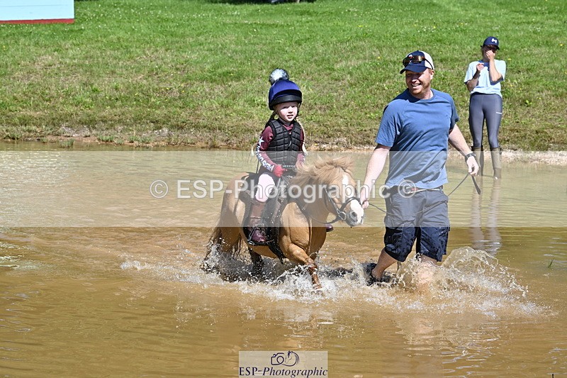 240728B-111504-01275 - Gemma's Group XC