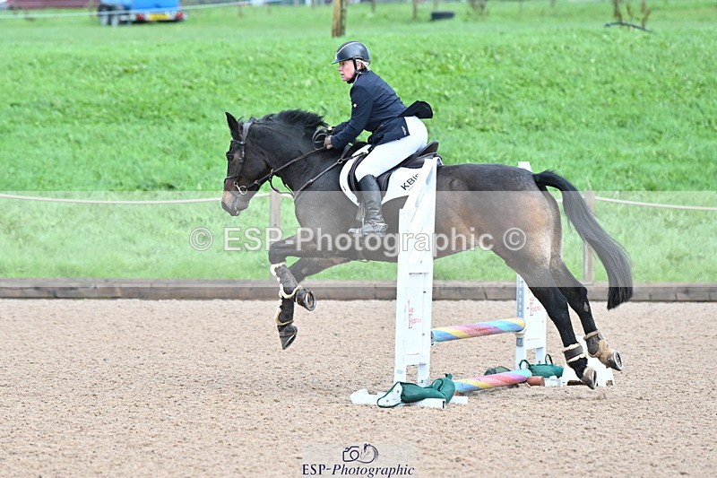 231029A-092505-02371 - 60cm Club and Schools