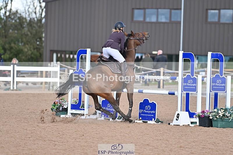 231014A-110314-04287 - Cls 18 Newcomers & 1.10m Open