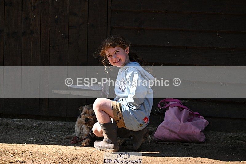 240729B-091524-01753 - Monday Stable Shots