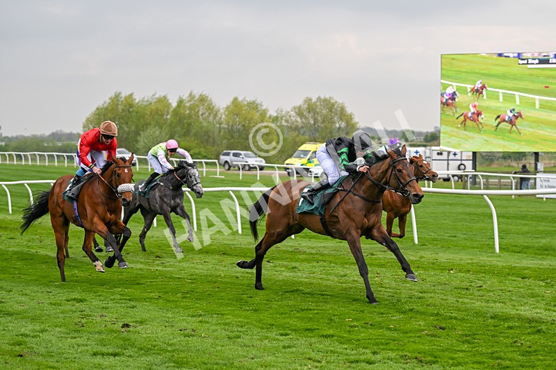 230425-Race 3-Tralee Girl-0252 - Race 3