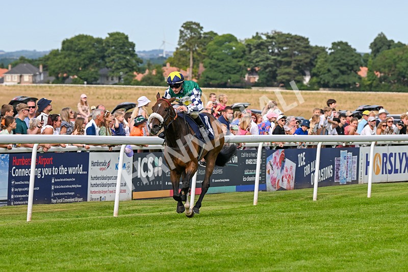 300724-Race 6-Bell Shot-0416 - Race 6