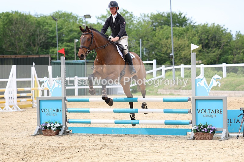 3E7A8580 - Class 4: Senior British Novice/90cm open