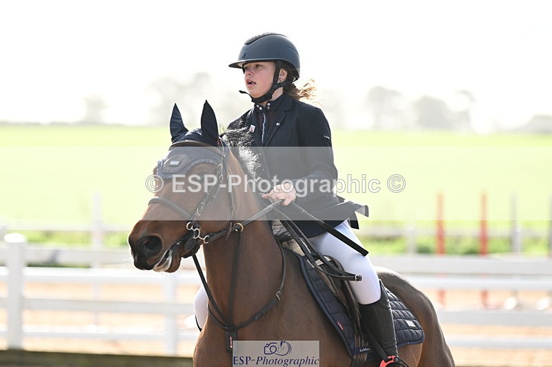 241026A-114659-00779 - SAT Cls 8 Pony Discovery and 90cm Open