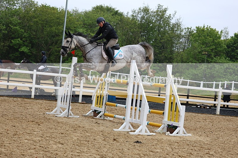 3E7A7594 - Class 9: Senior 1.30m open
