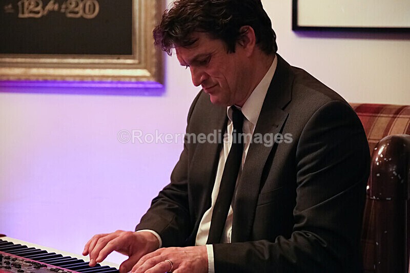 NKC-30 - Denny Illet and chums plays tribute to Nat King Cole