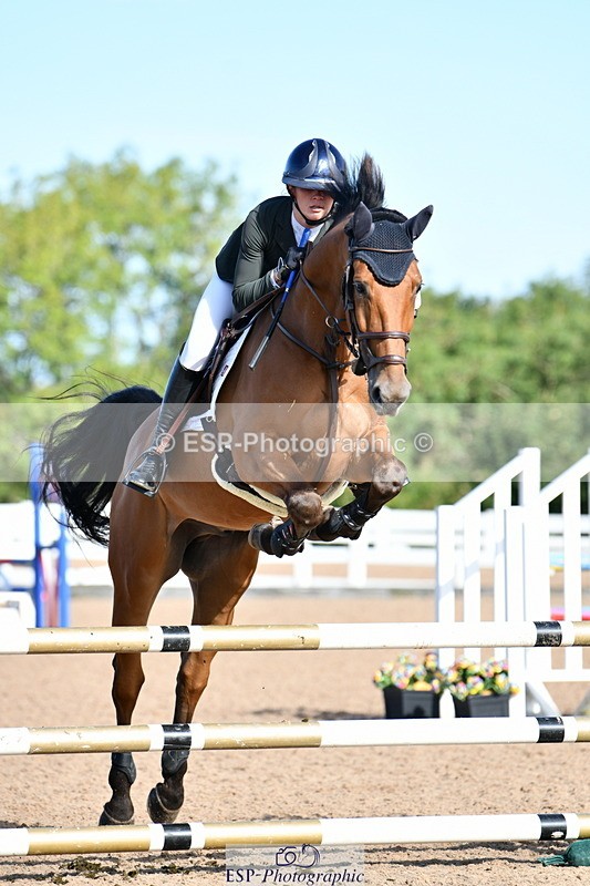 240913A-100827-03107 - Cls 20 Snr British Novice and 90cm Open