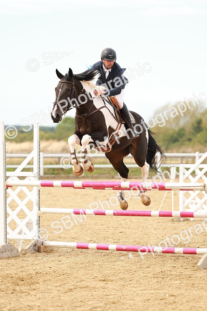 SBM_001640 - Class 4 - Senior Newcomers - 1.10m
