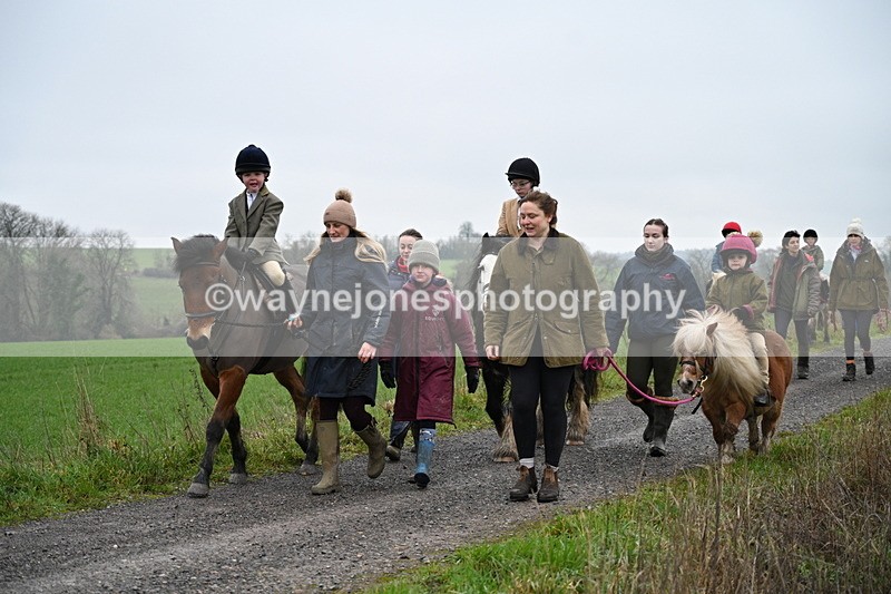 WJ7_9831 - Walk out..