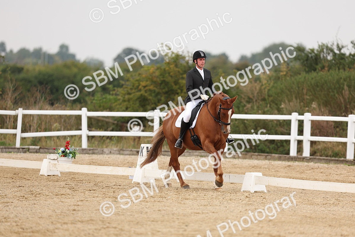 SBM_01557 - Class 9 - Novice 27 Champs