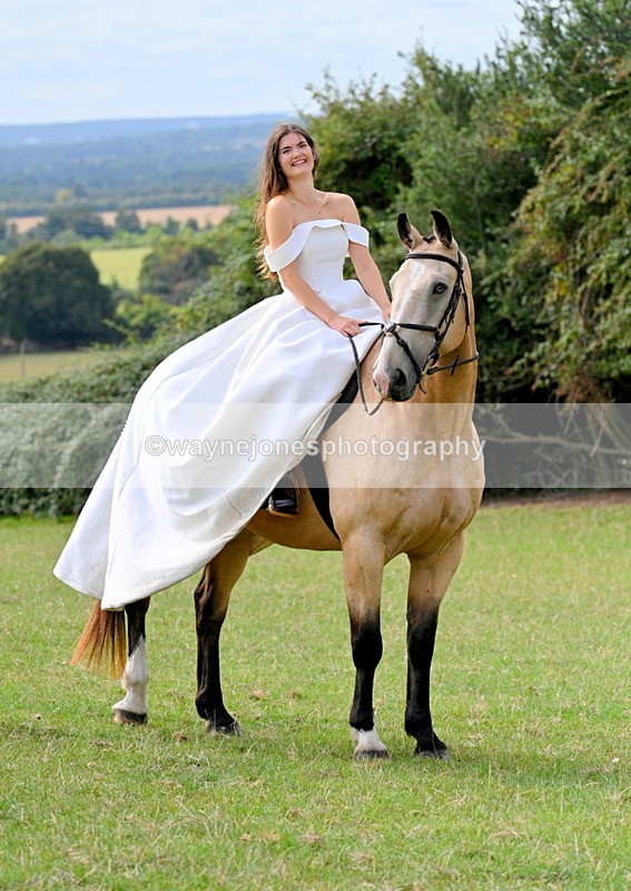 WJ7_5768-001 - Zoe & Fred Wedding Dress Shoot 09-08-25