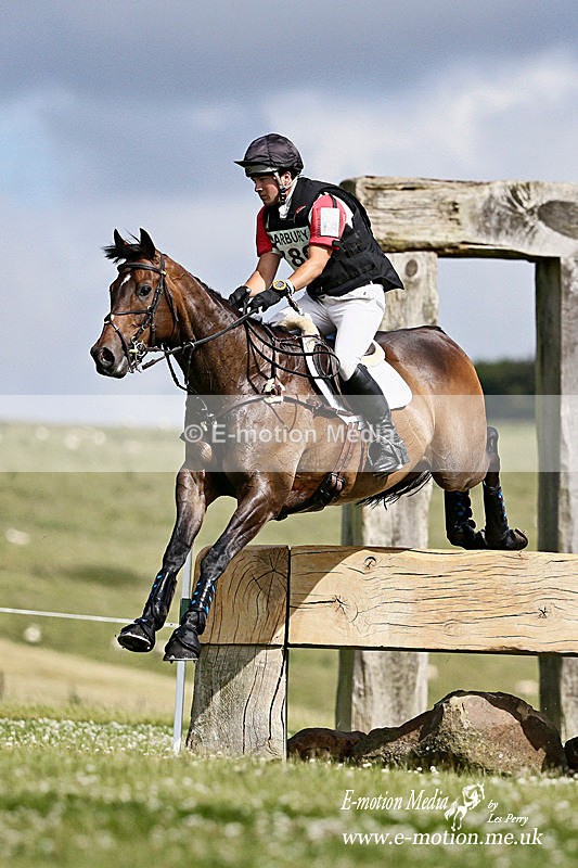 _LES1129b - Equestrian