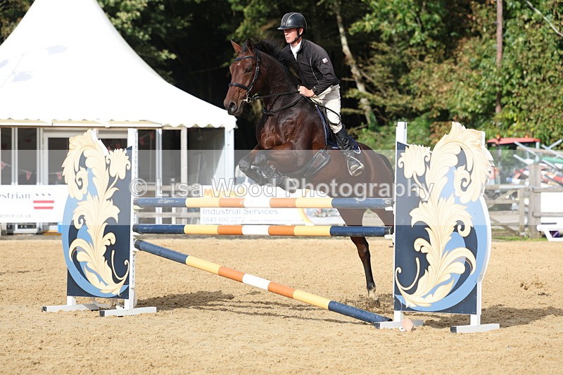 3E7A0600 - Class 13: Senior Newcomers/1.10m open