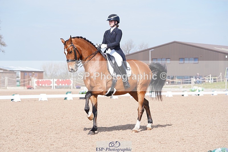 250404-120202-05565 - 010-Jessie.Kirby-As.Well.de.la.Roche.CMF