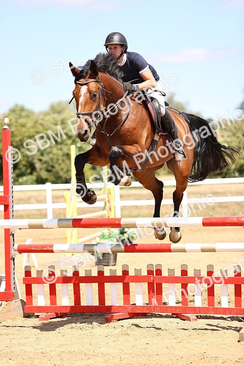 SBM_014370 - Class 15 - Senior Newcomers - 1.10m Open