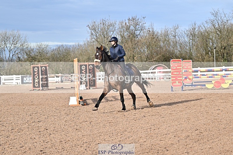 251126-123440-00477 - Cls 4 Newcomers and 1.10m