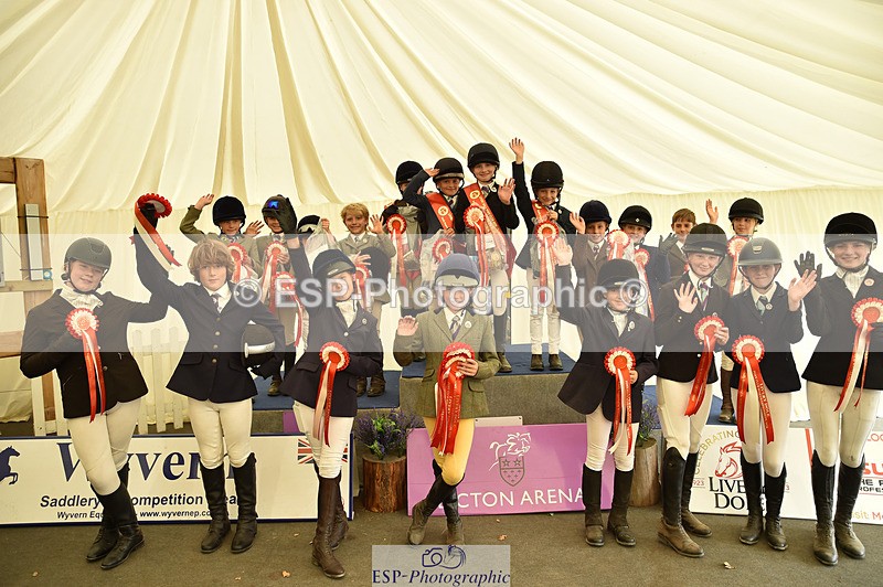 240823X-151200-17983 - 60cm Presentations