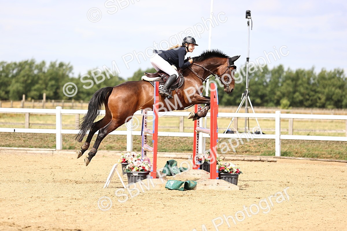 SBM_009718 - Class 8 - Senior Newcomers - 1.10  Open