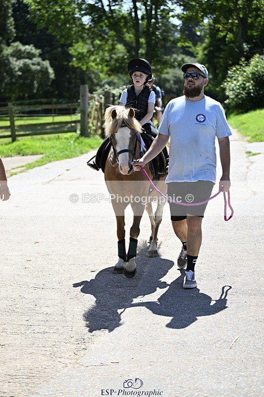 240728B-141903-00513 - Theo and Gemma's Groups Indoor