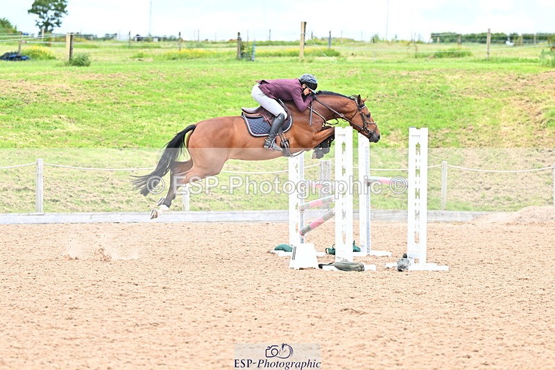 240608A-125033-02402 - Cls 4 Snr Newcomers and 1.10m Open