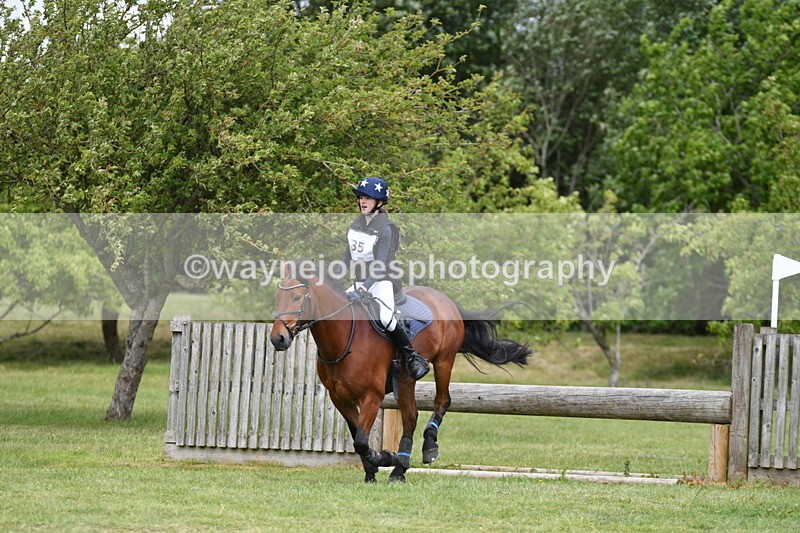 WJ5_3387 - Class 5 80cm Pairs