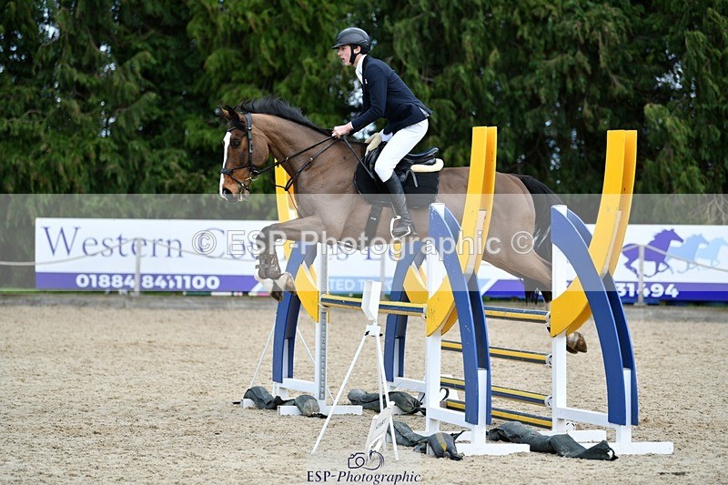 240324-125320-02704 - Cls 9 Snr 1.05m Open