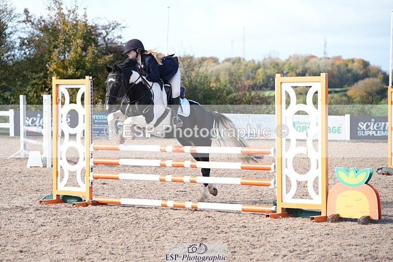 251025-125929-00441 - Cls 9 Pony Winter Discovery and 90cm