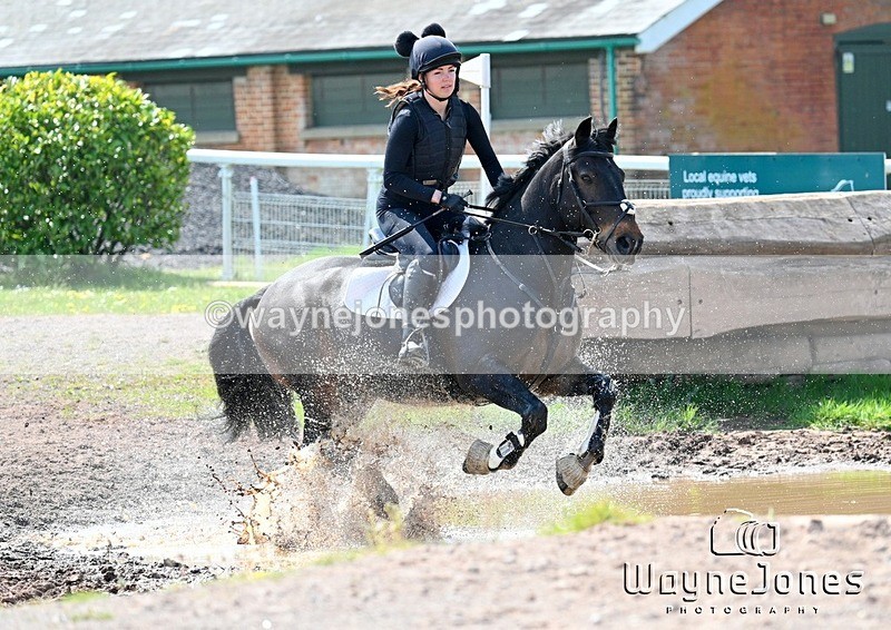 WJ7_7258 - The stables at Tweseldown 27-04-25