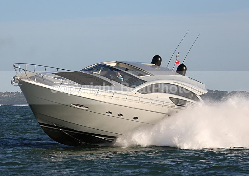 130831 LOONEY PERSHING 72 WT7A4002 - Motorboats - Hardtop