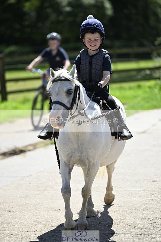 240728B-141730-00501 - Theo and Gemma's Groups Indoor