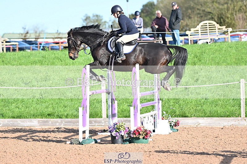 231015A-101906-07179 - Cls 28 Newcomers & 1.10m Open