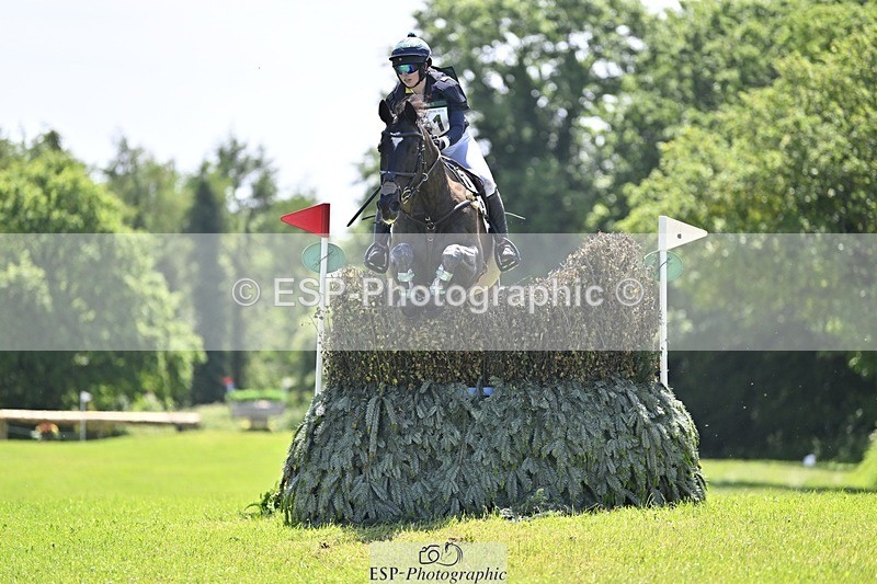 240525-124702-13545 - 101-MORELANDS_CASANOVA-Daisy_Bathe