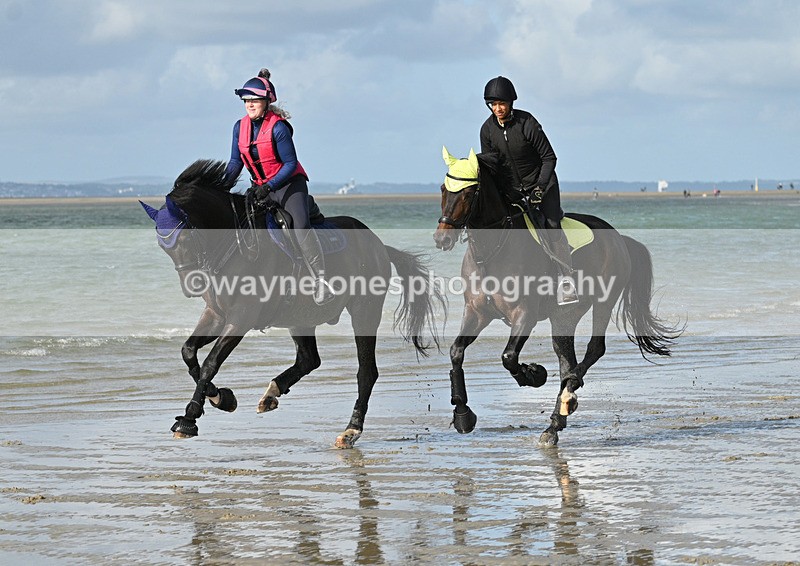 WJ7_4416 - Leigh Kelly & Jade Bennett 25-08-24
