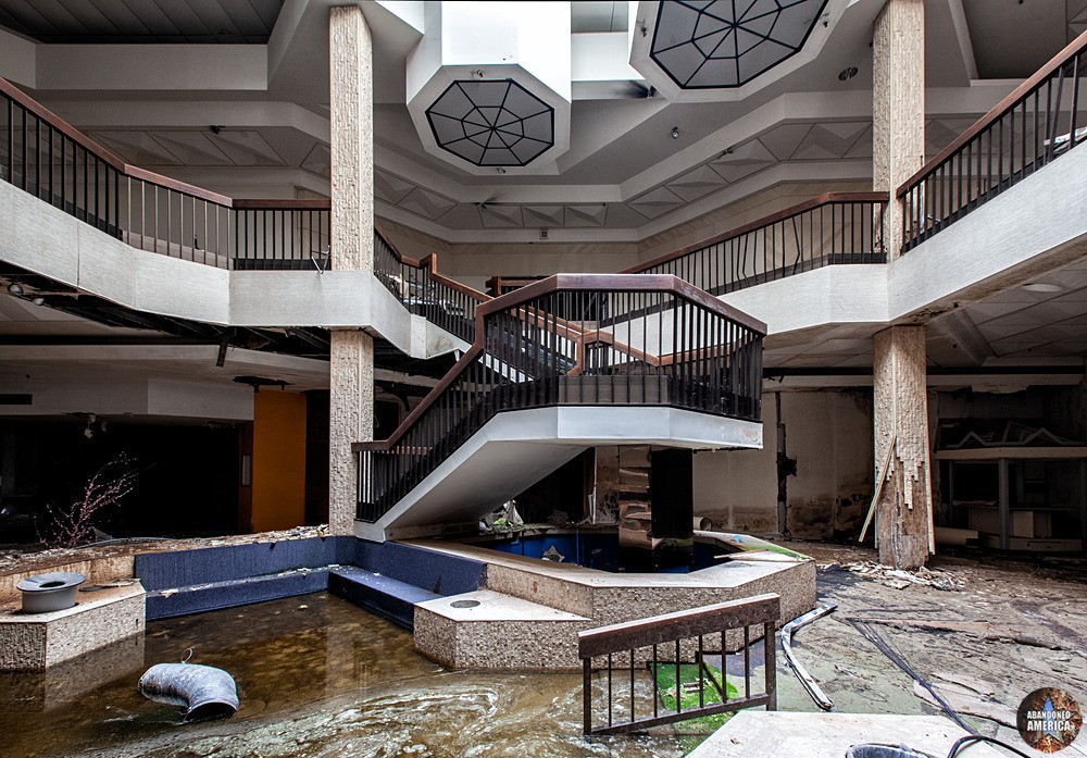  - Randall Park Mall