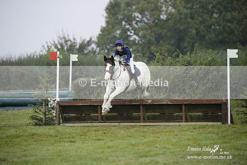 WWHT 171021 0212 - Novice Restricted (0.80m)  17/10/21