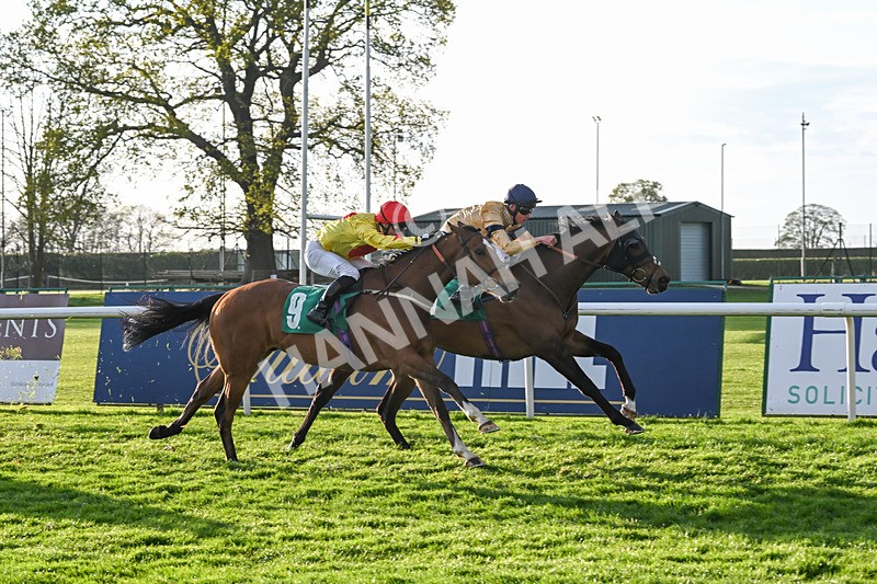 220425-Race 6-Perfectly Timed-9387 - Race 6