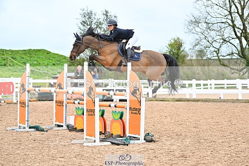 240501A-135748-00910 - Cls 8 Snr Foxhunter and 1.20m Open