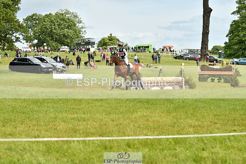 250525A-142120-16924 - D-476-Caroline.Powell-TIK.TOK