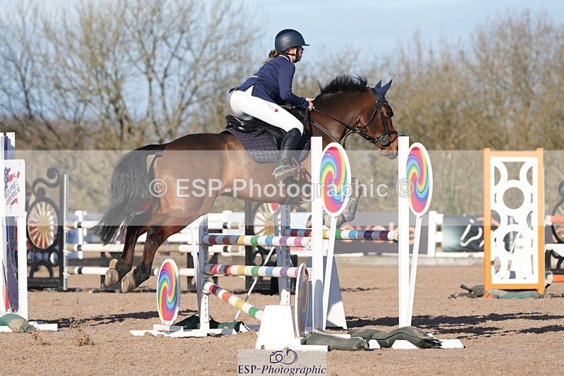 251130-120151-01136 - Cls 6 Blue Chip Pony Newcomers & 1m Open